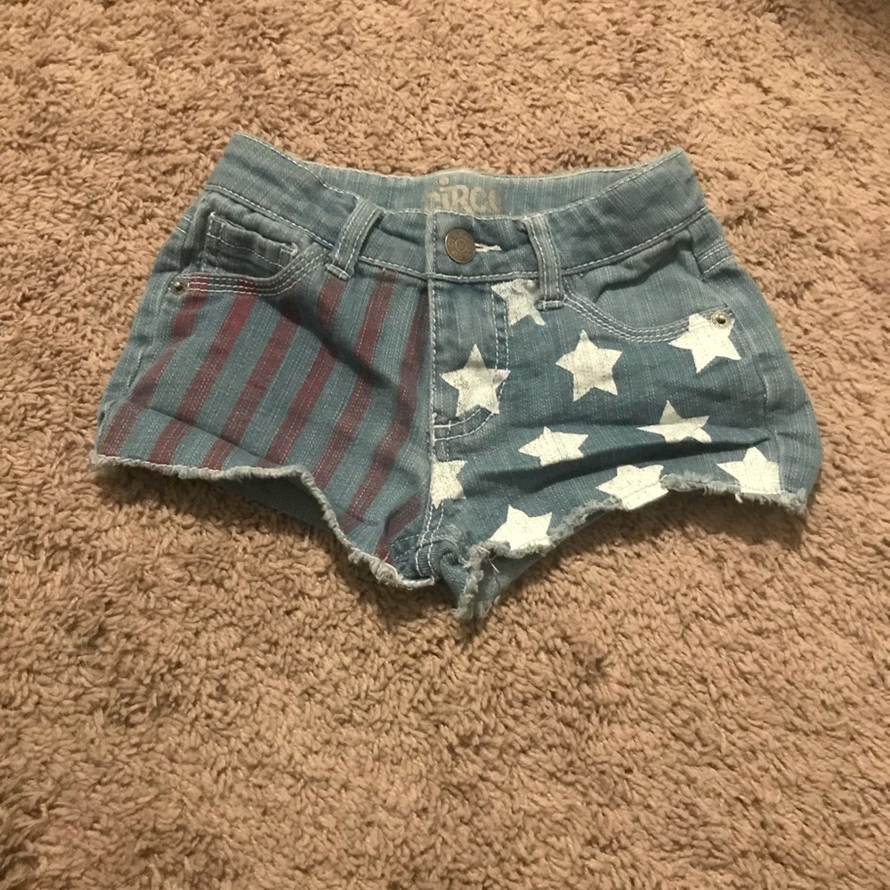 Cutoff shorts